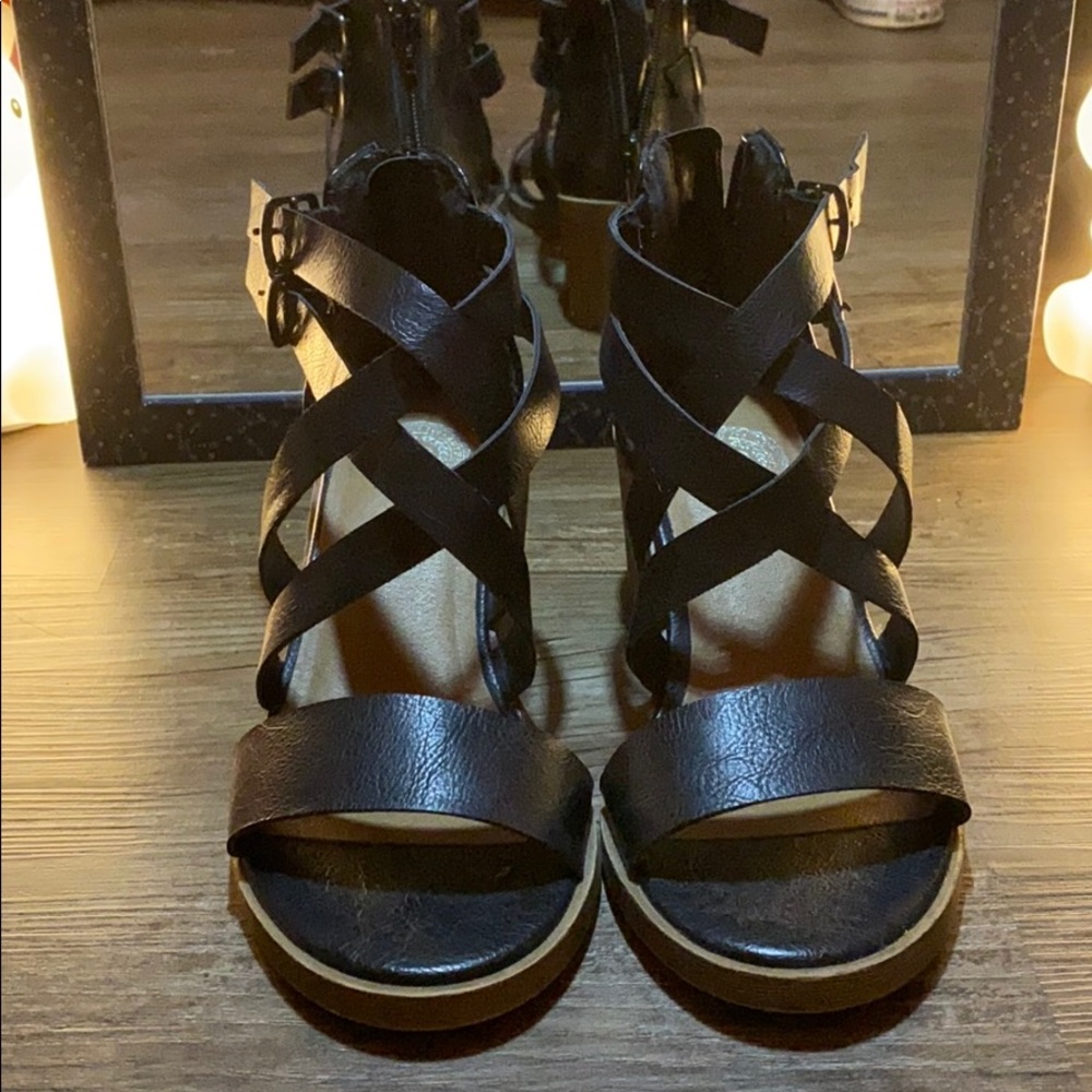 SO Size 6 Black Heels